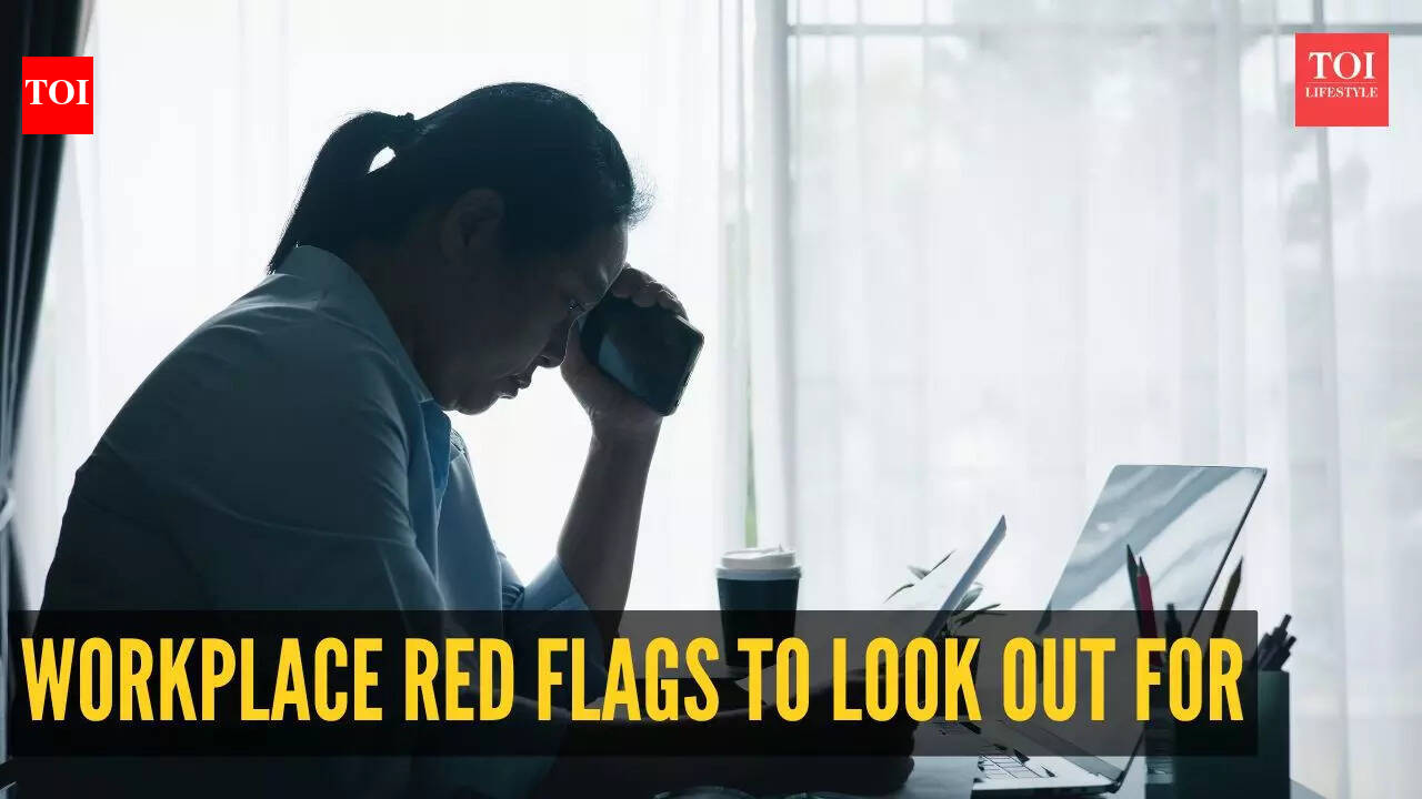 7 workplace red flags that don’t seem like warning signs at first (But shouldn’t be ignored)