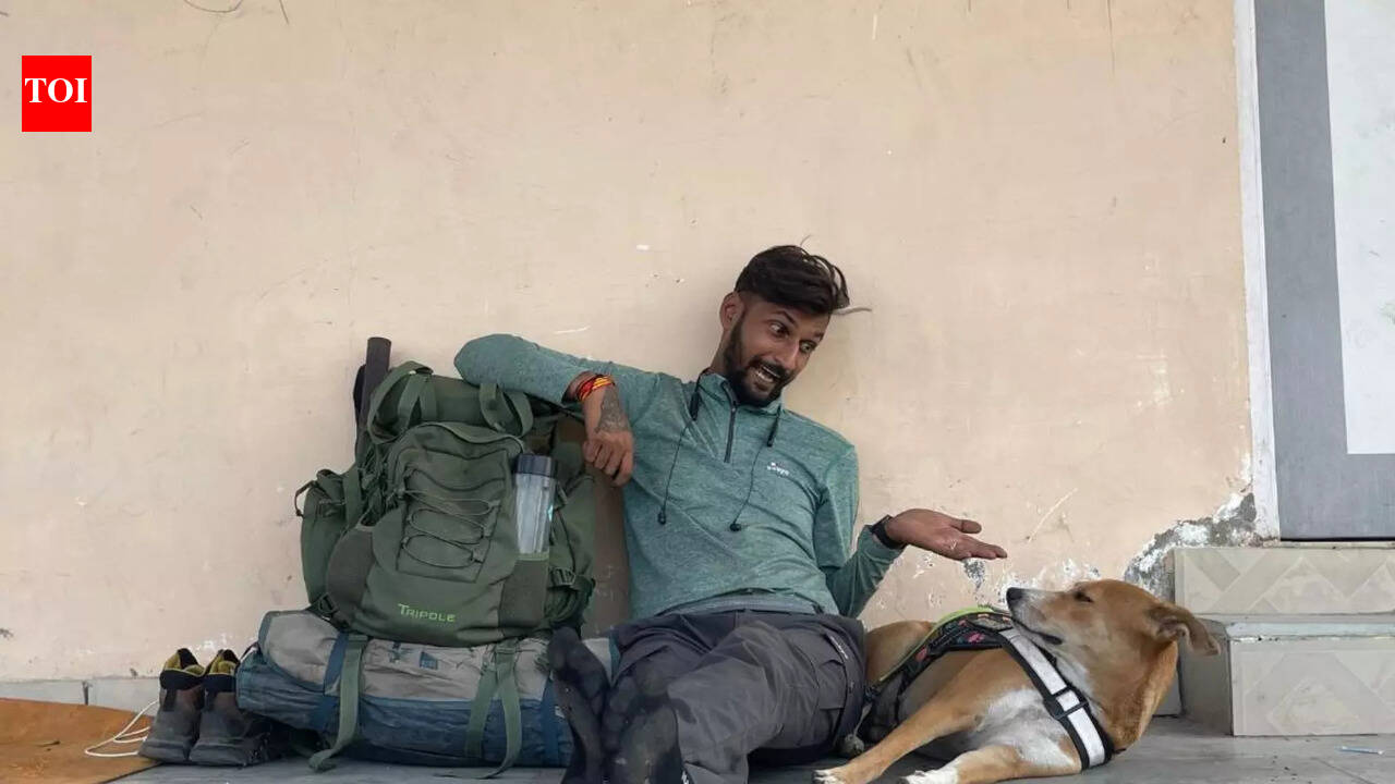 “She wanted to be by my side.” Dog walks 15000 km with 28-year old man and won’t leave him for anything in this world