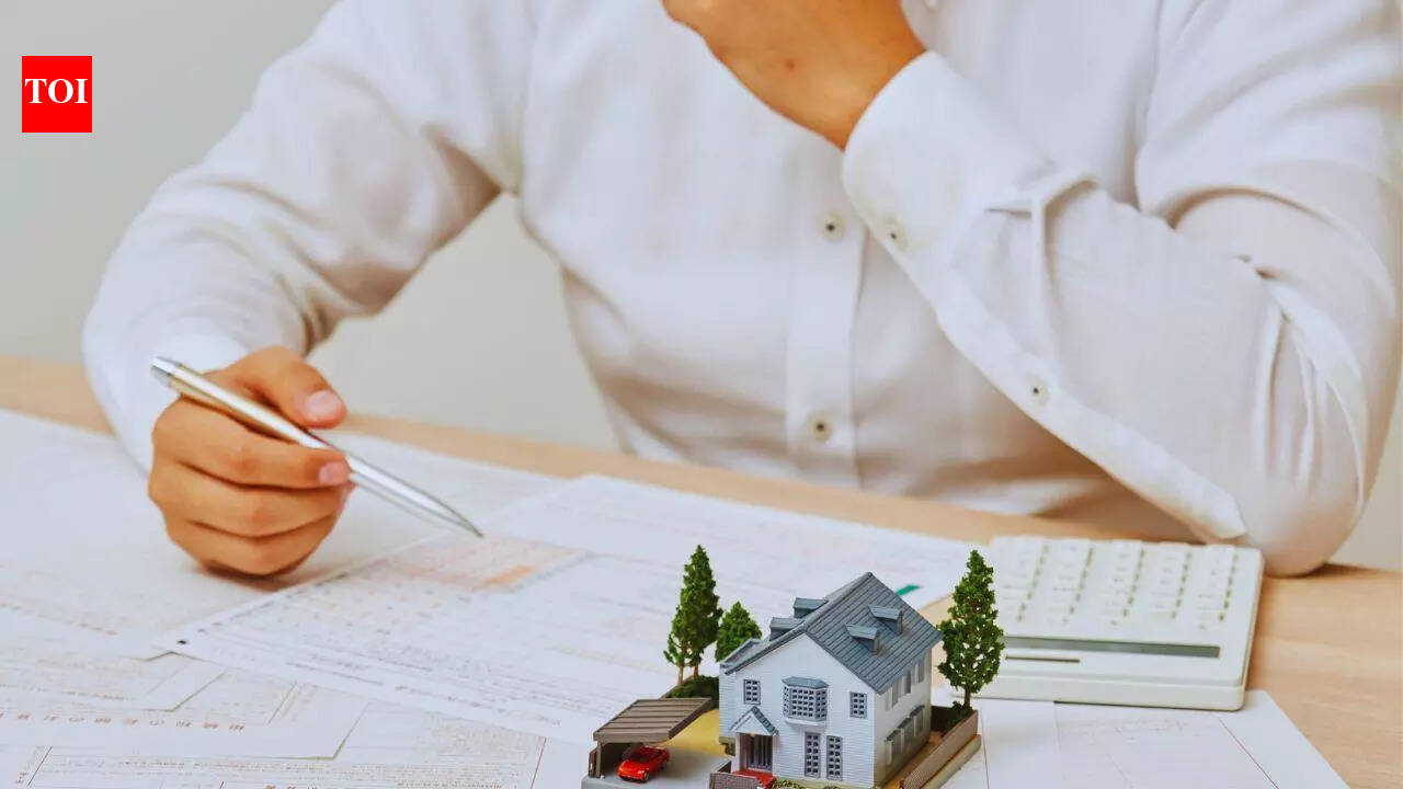 Despite earning ₹1 crore a year, IT professional says he can’t afford a home in Gurgaon.“I genuinely don’t understand why… |